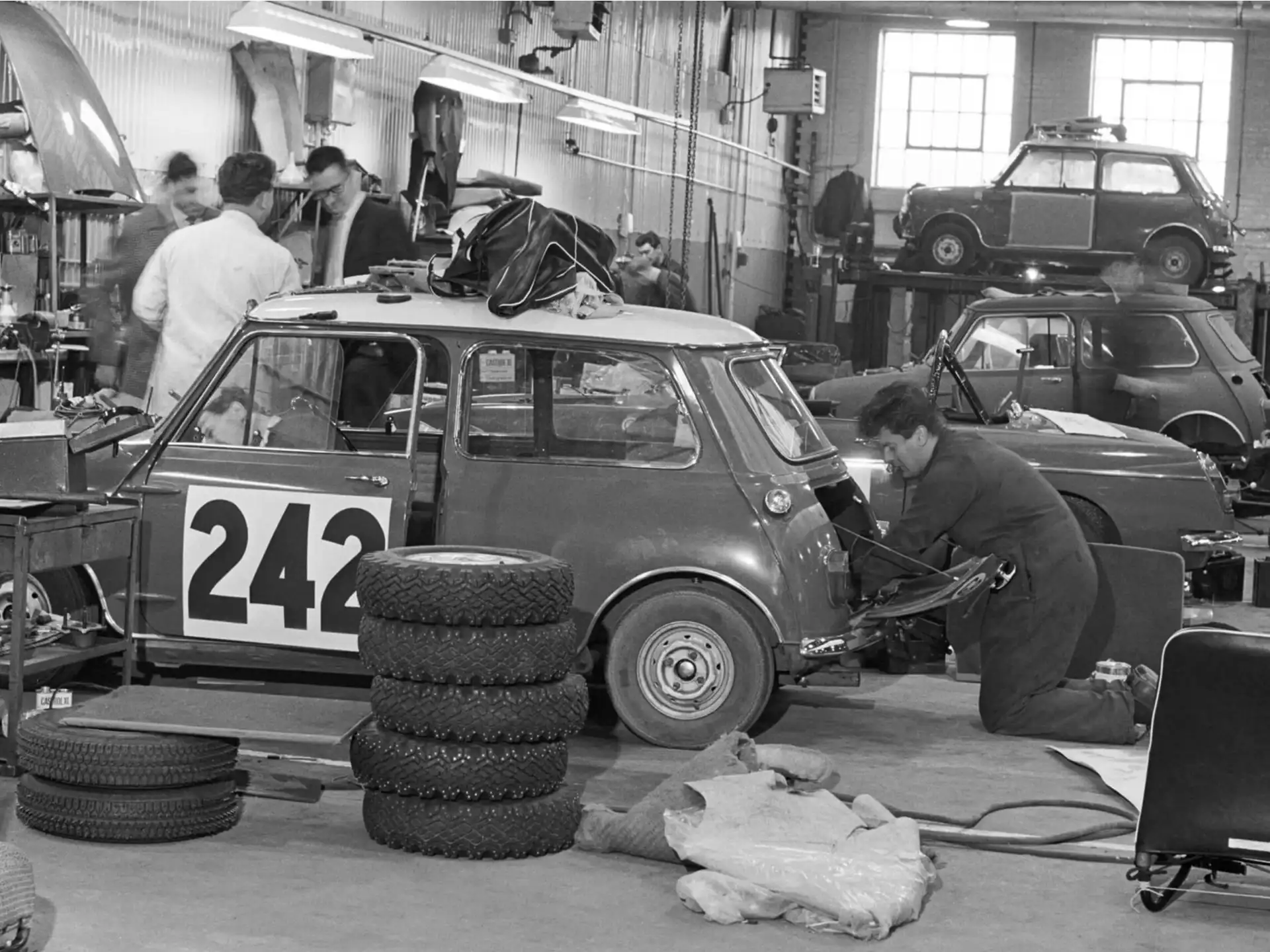 MINI John Cooper Works - Ancienne Mini en Atelier