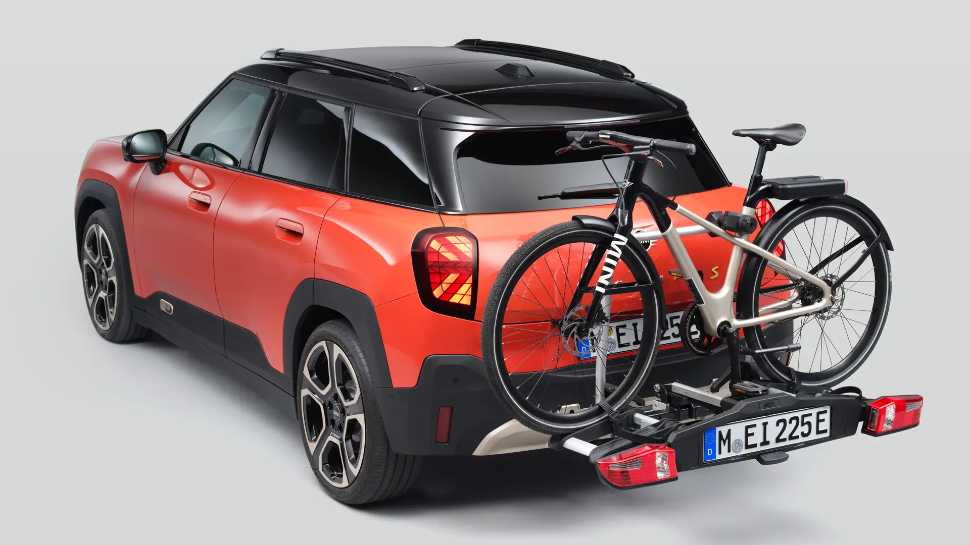 MINI Accessoires - Porte-vélos arrière sur MINI Aceman