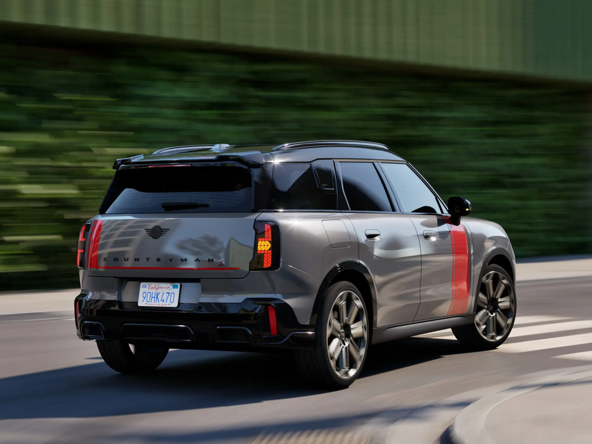 MINI Countryman roulant dans un virage