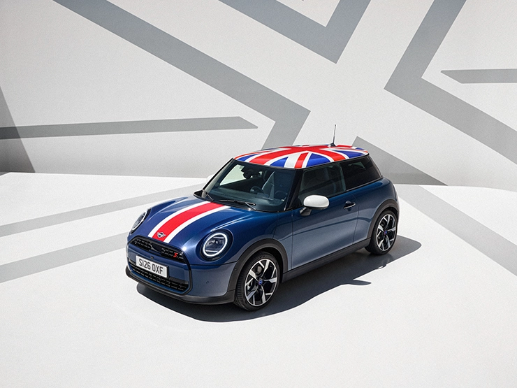 Vue complète de la MINI Cooper Oxford Edition.