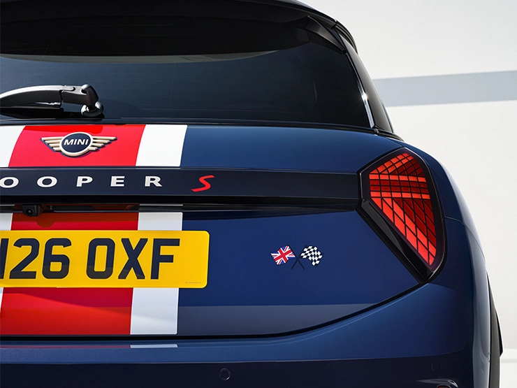 Vue arrière de la MINI Cooper Oxford Edition.