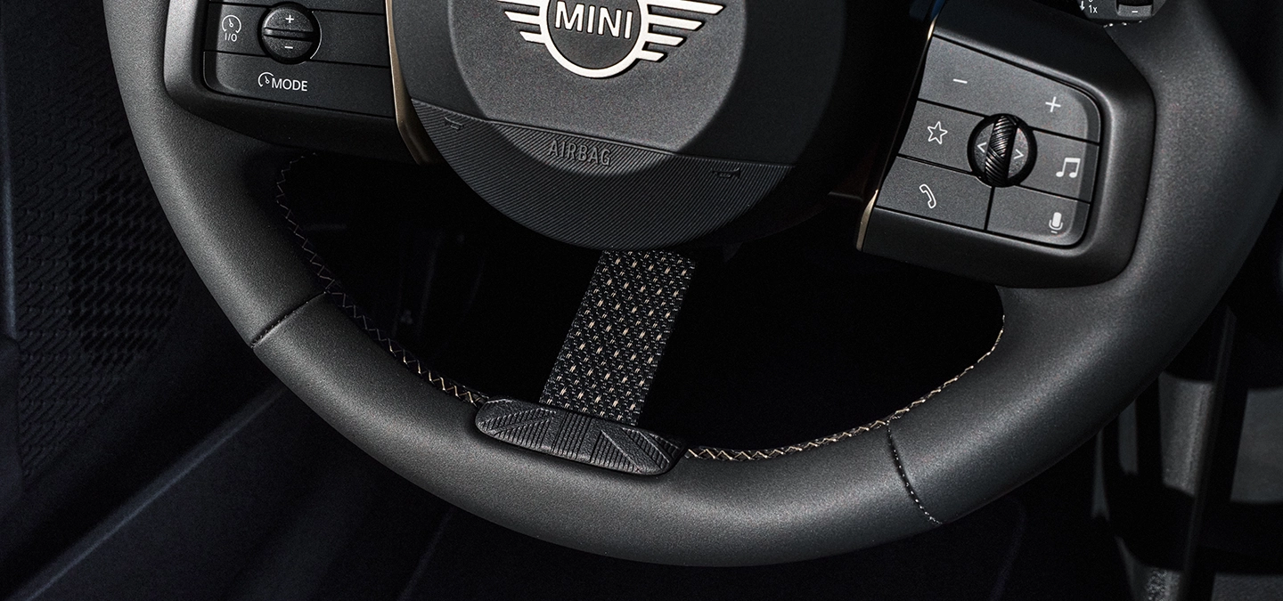 Vue détaillée du volant de la MINI Cooper Oxford Edition.
