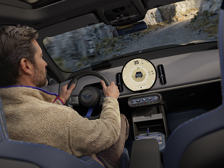 Photo de l'intérieur de la MINI Countryman Untamed Edition mettant en valeur les sièges.