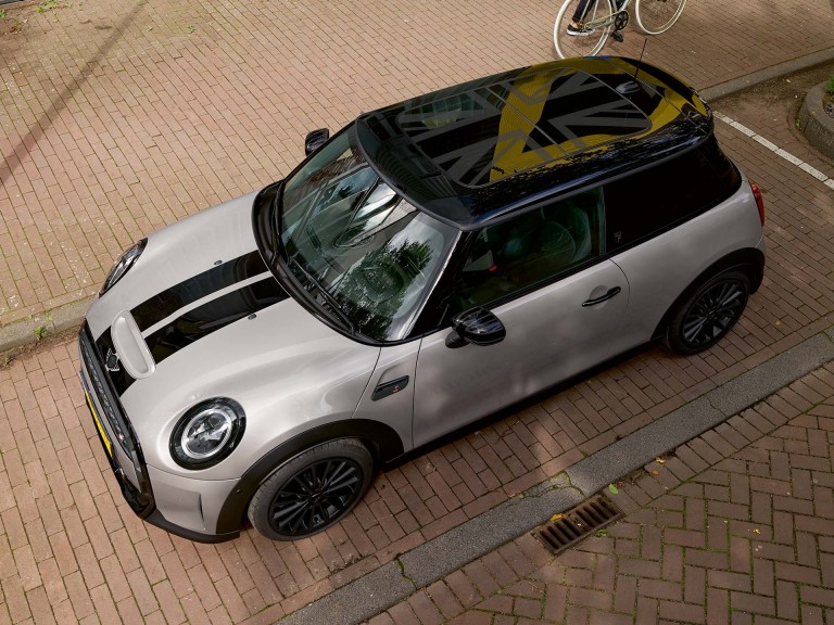 MINI Printemps et été – bandes sport MINI piano black