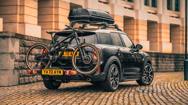 MINI Printemps et été – porte-vélos arrière sur mini countryman