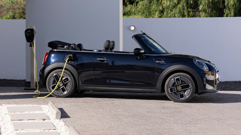 MINI CABRIO 100% ELECTRIQUE - vue latérale extérieure