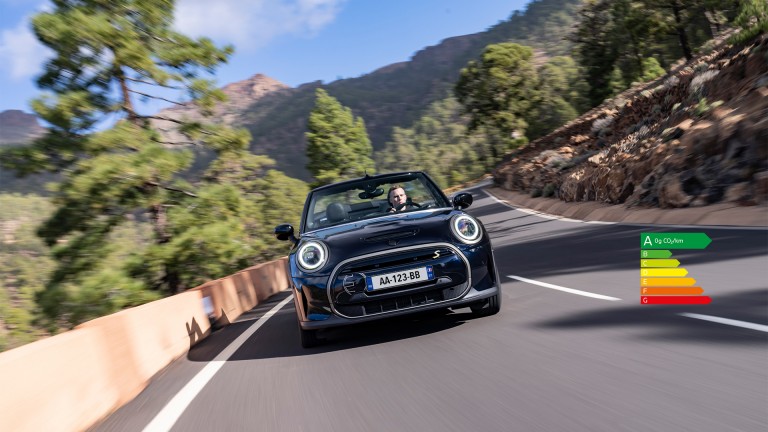 Le premier cabriolet 100% électrique de la marque MINI - teaser scène princiaple