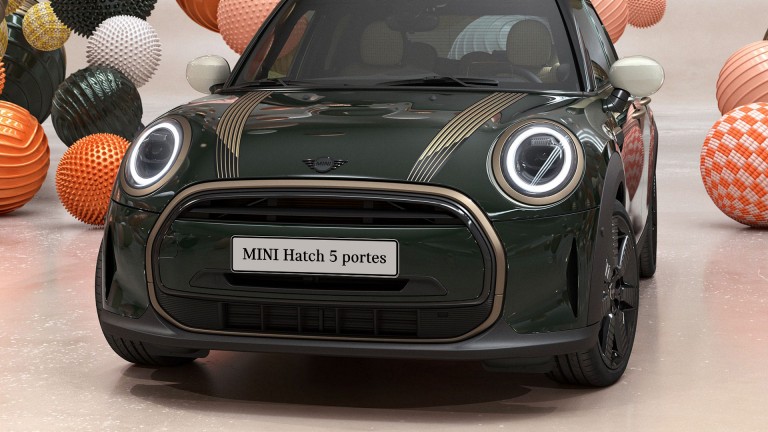 Édition MINI Resolute – couleur de carrosserie Rebel Green – bandes de capot