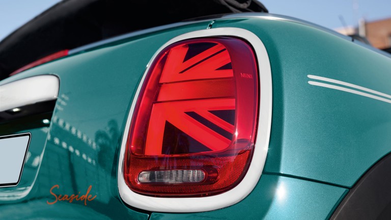 MINI Cabrio Seaside Edition — feu arrière — Union Jack