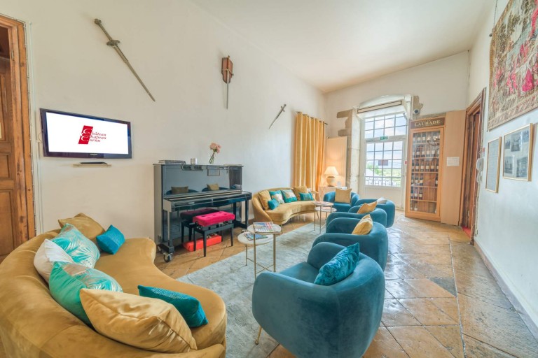 Chateau chapeau cornu