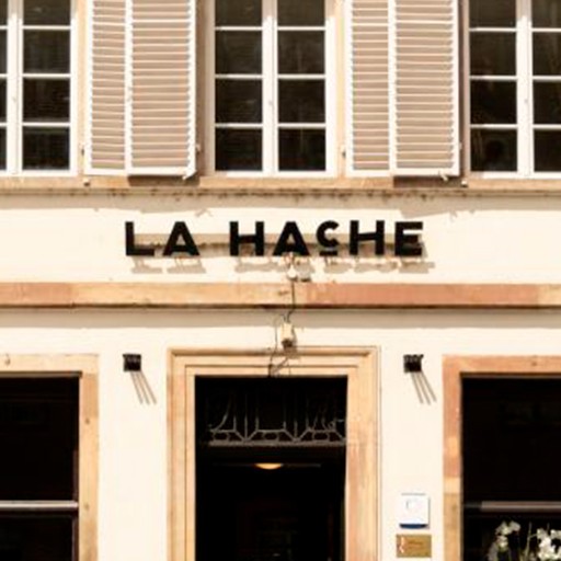 La hache