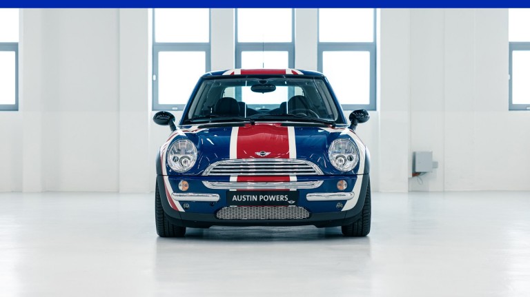 LA MINI COOPER AUSTIN POWERS.