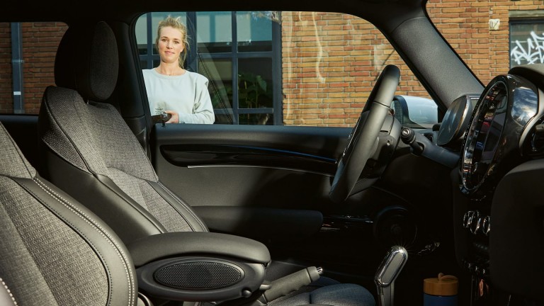 MINI Hatch 3 portes – intérieur – finition standard